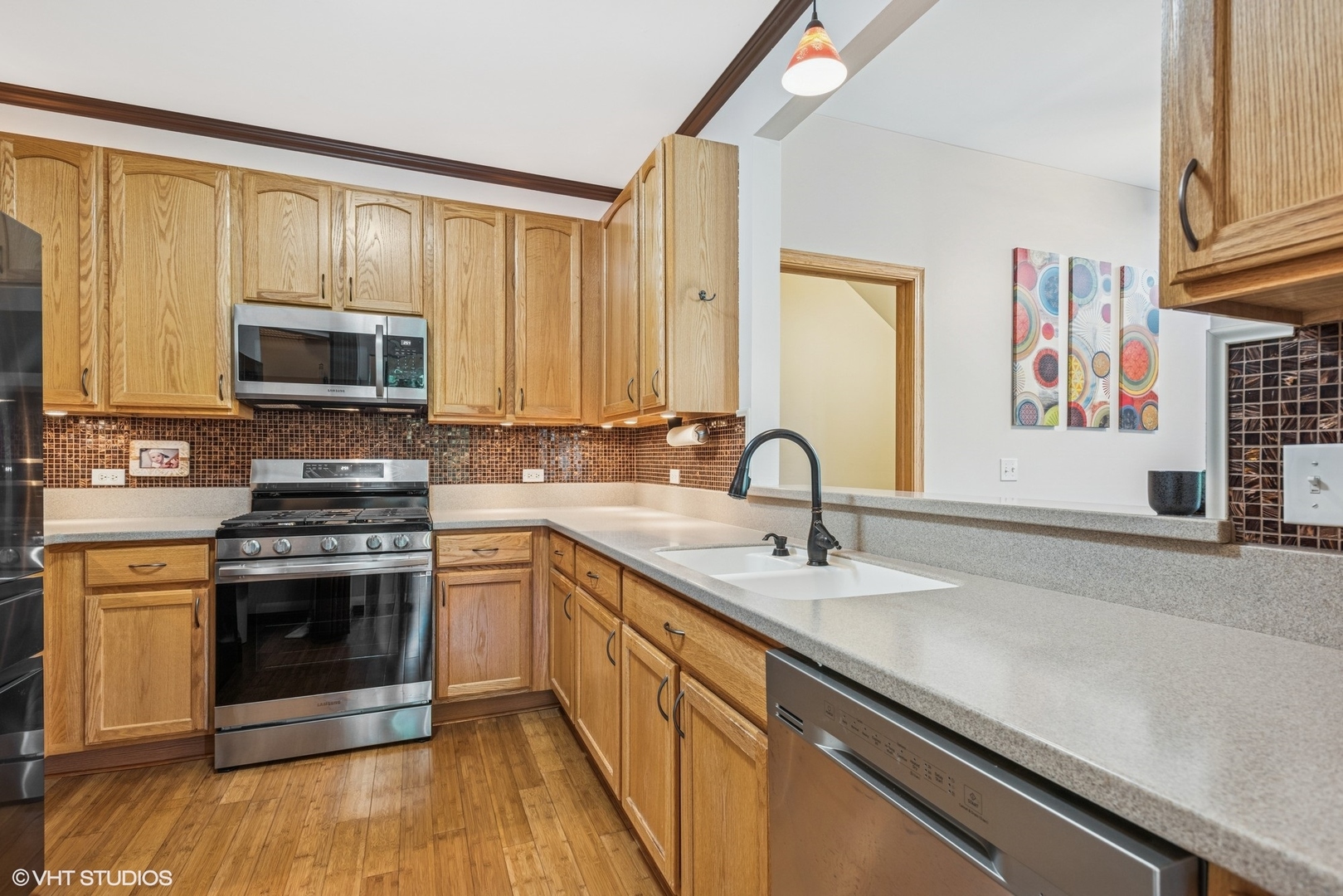 313 Robin Glen Lane, South Elgin, IL 60177