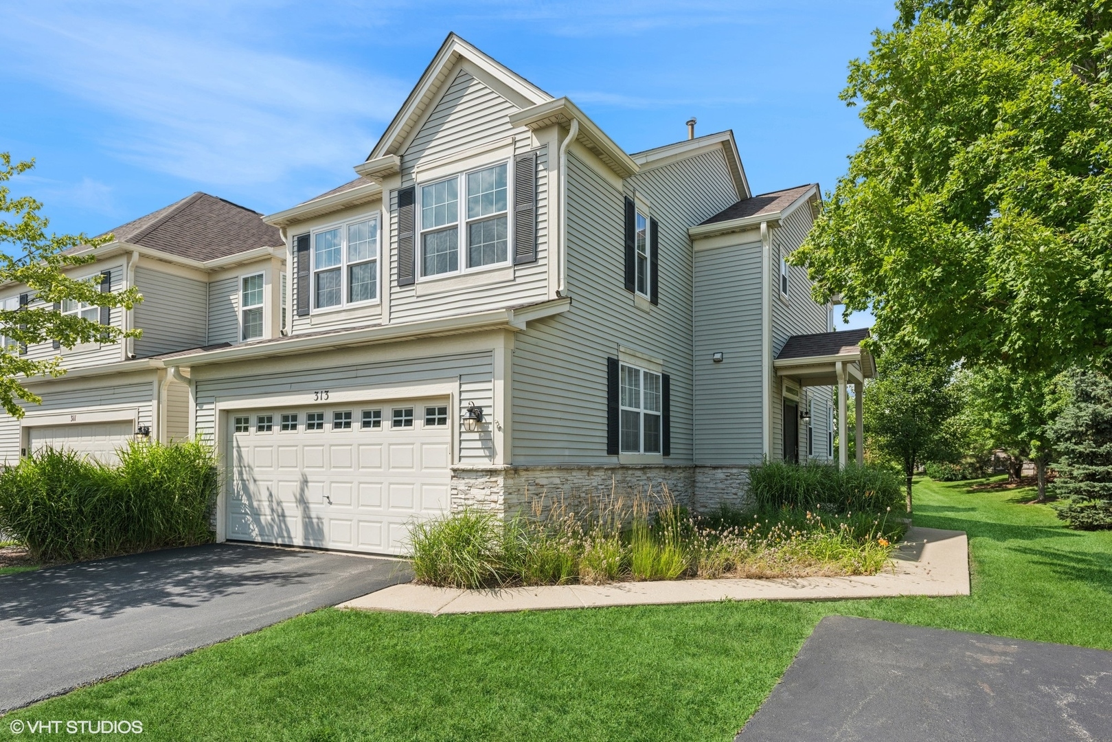 313 Robin Glen Lane, South Elgin, IL 60177
