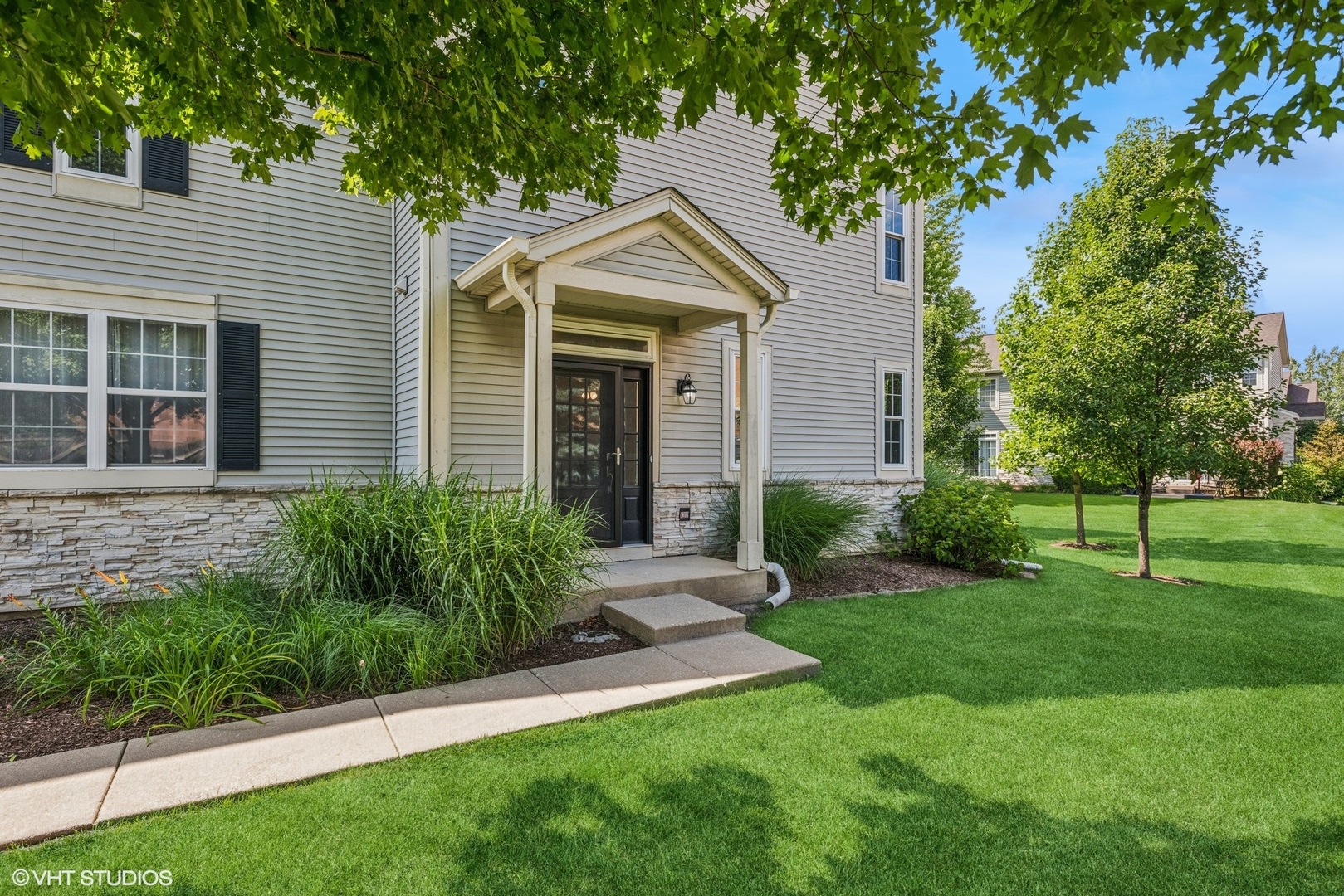 313 Robin Glen Lane, South Elgin, IL 60177