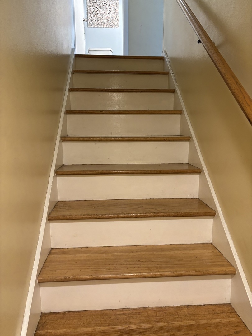 18W168 Standish Lane, Villa Park, IL 60181