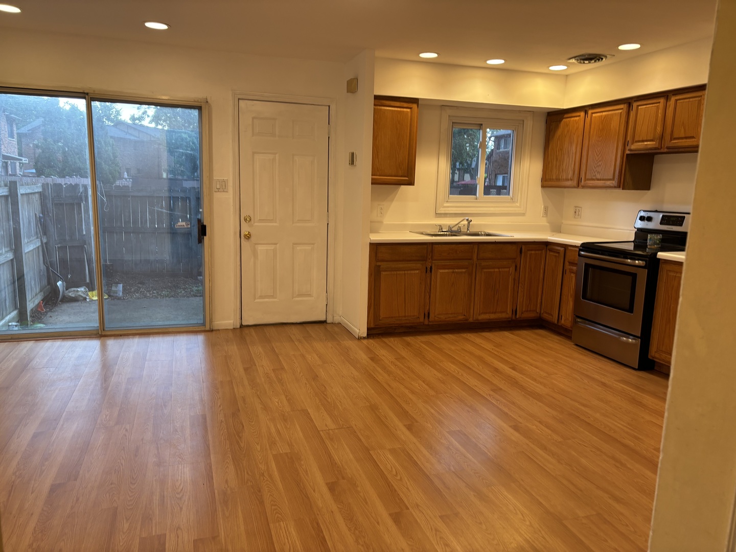 18W168 Standish Lane, Villa Park, IL 60181