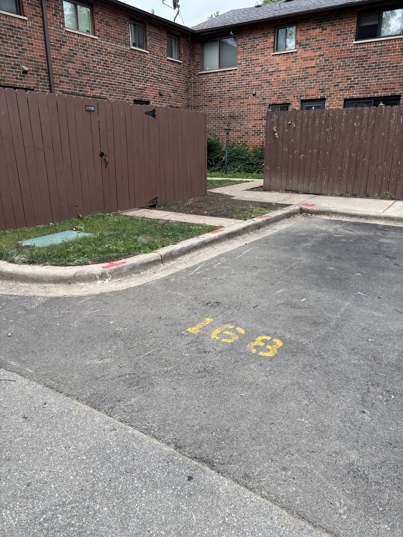 18W168 Standish Lane, Villa Park, IL 60181