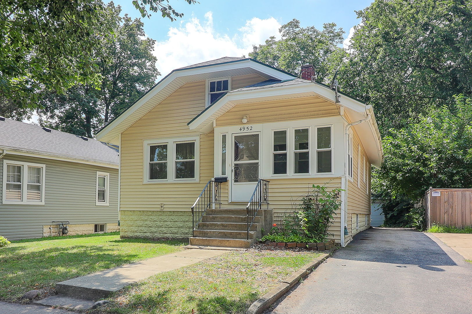 4952 Linscott Avenue, Downers Grove, IL 60515