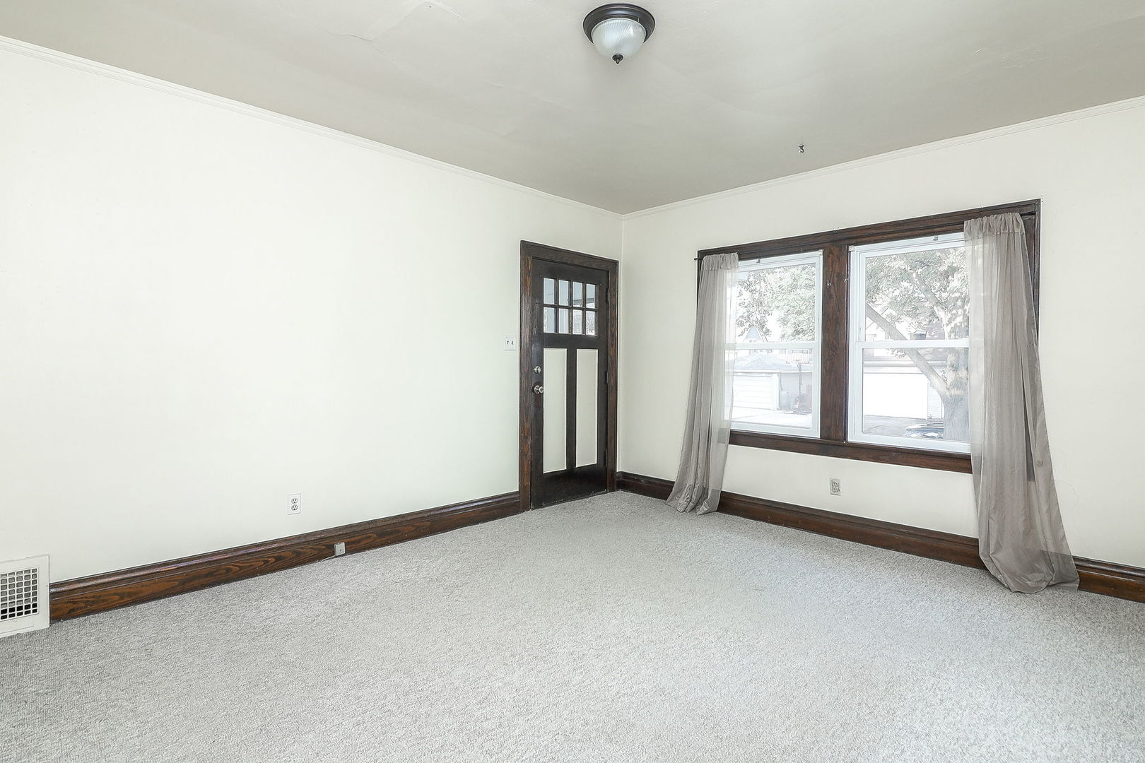 4952 Linscott Avenue, Downers Grove, IL 60515