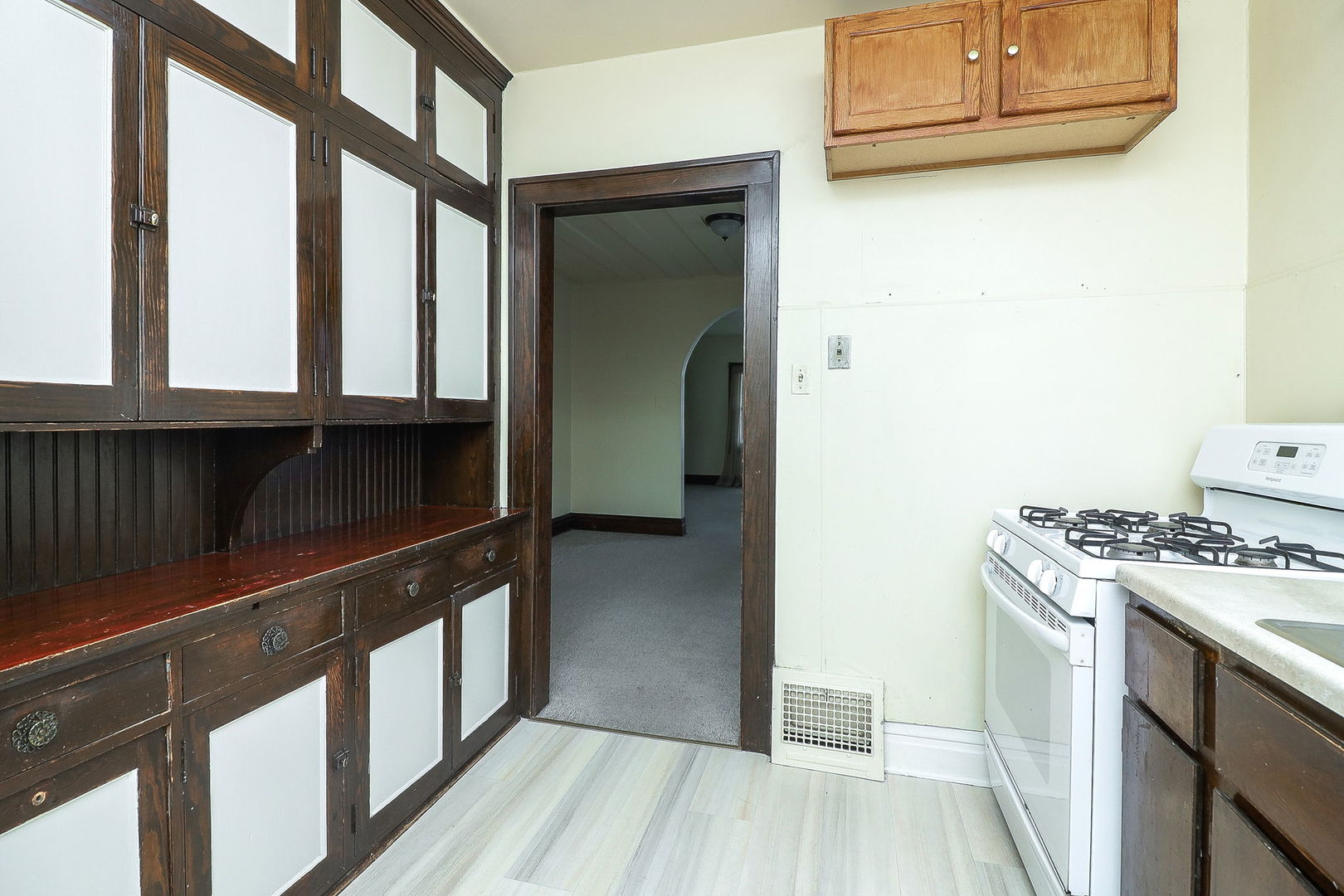 4952 Linscott Avenue, Downers Grove, IL 60515