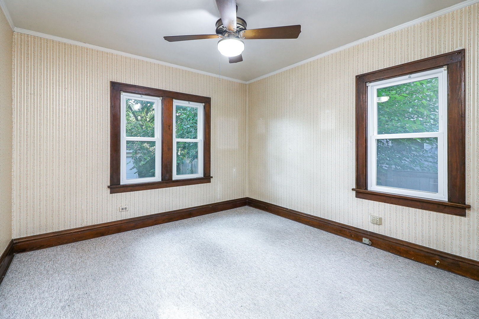 4952 Linscott Avenue, Downers Grove, IL 60515
