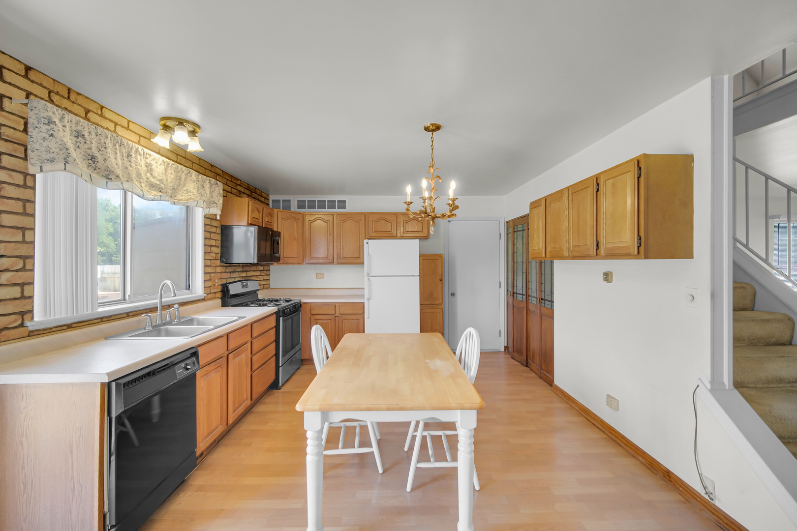 3S121 Briarwood Drive, Warrenville, IL 60555