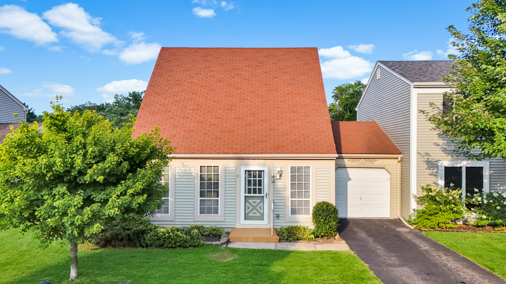 3S121 Briarwood Drive, Warrenville, IL 60555