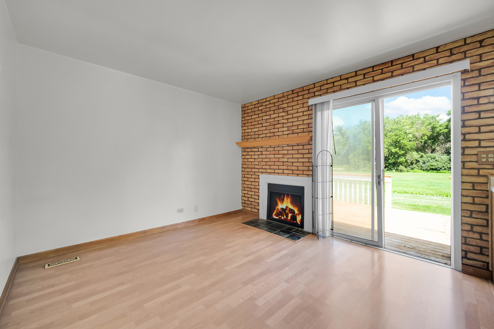 3S121 Briarwood Drive, Warrenville, IL 60555