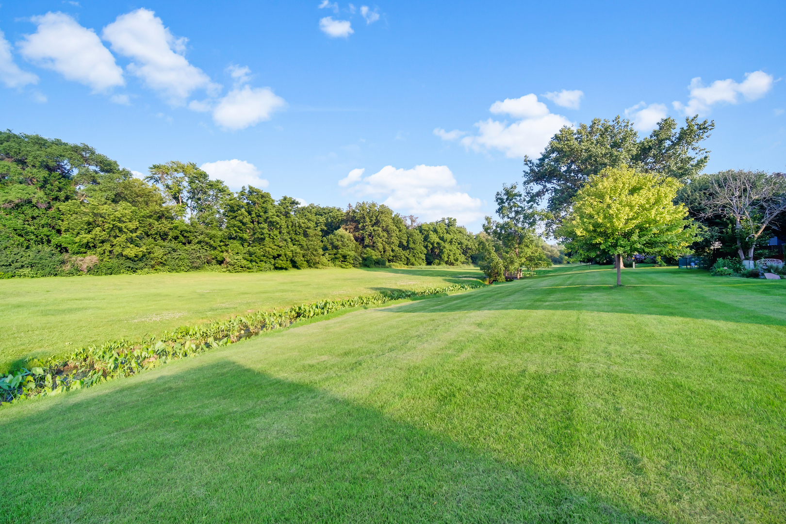 3S121 Briarwood Drive, Warrenville, IL 60555