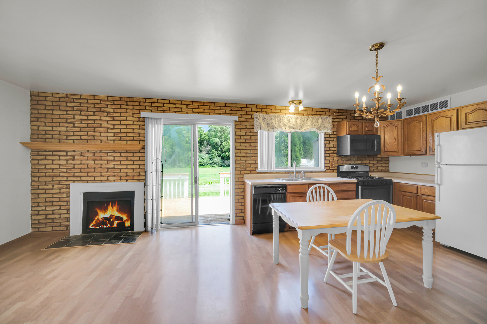 3S121 Briarwood Drive, Warrenville, IL 60555