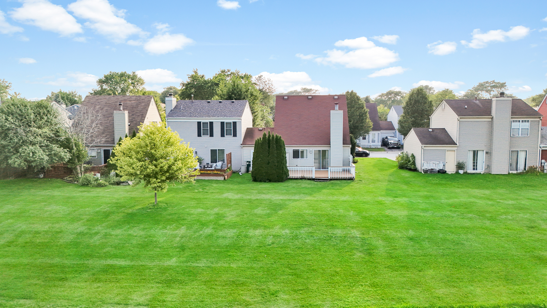 3S121 Briarwood Drive, Warrenville, IL 60555