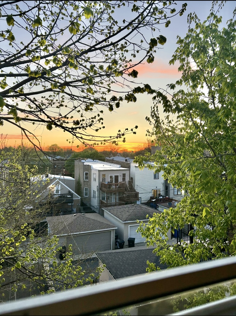 4036 N Mozart Street, Chicago, IL 60618
