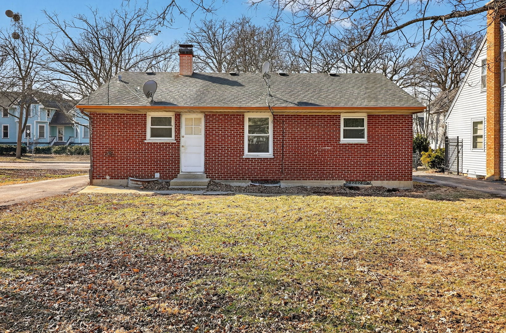 4945 Middaugh Avenue, Downers Grove, IL 60515