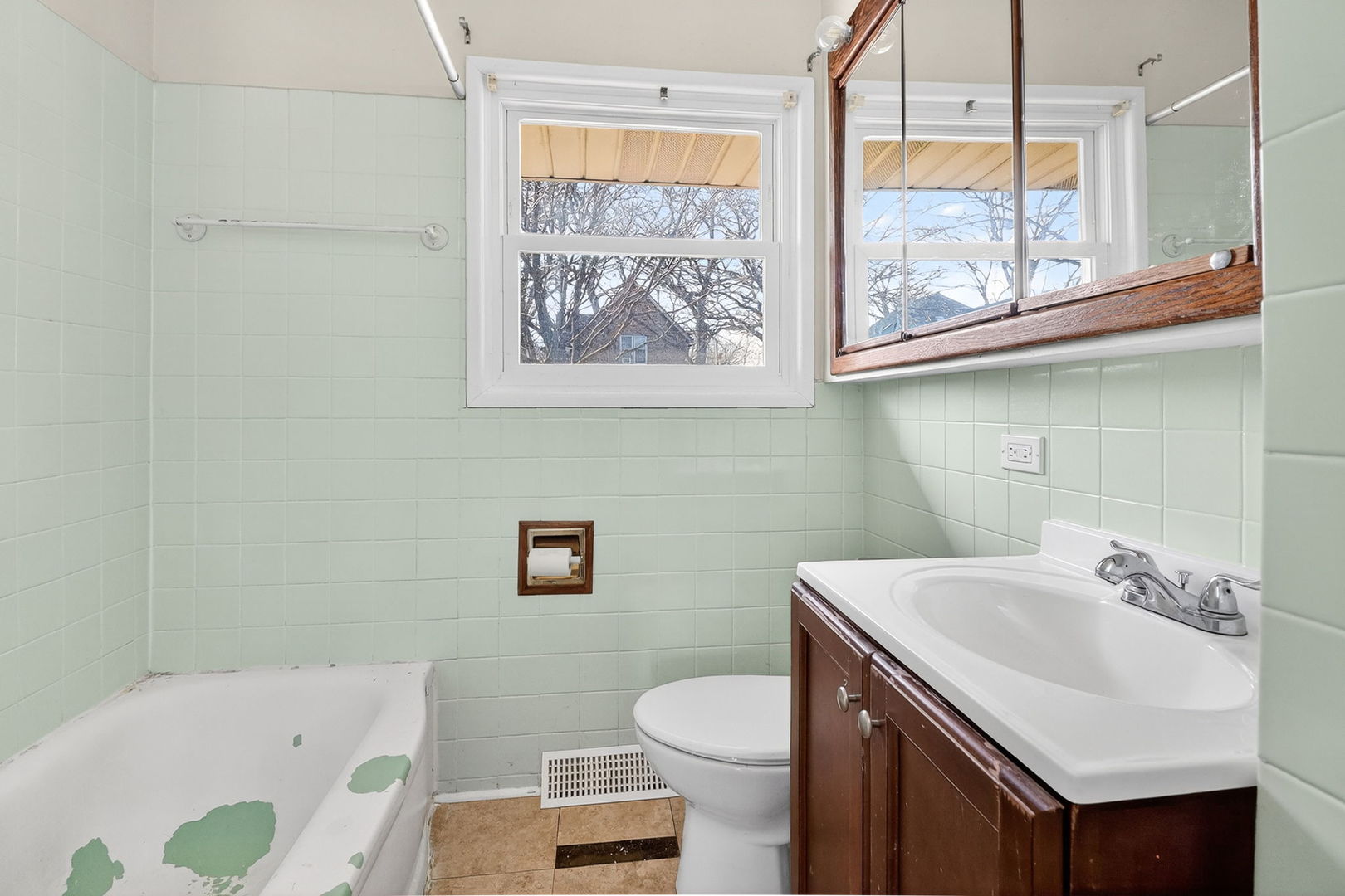 4945 Middaugh Avenue, Downers Grove, IL 60515