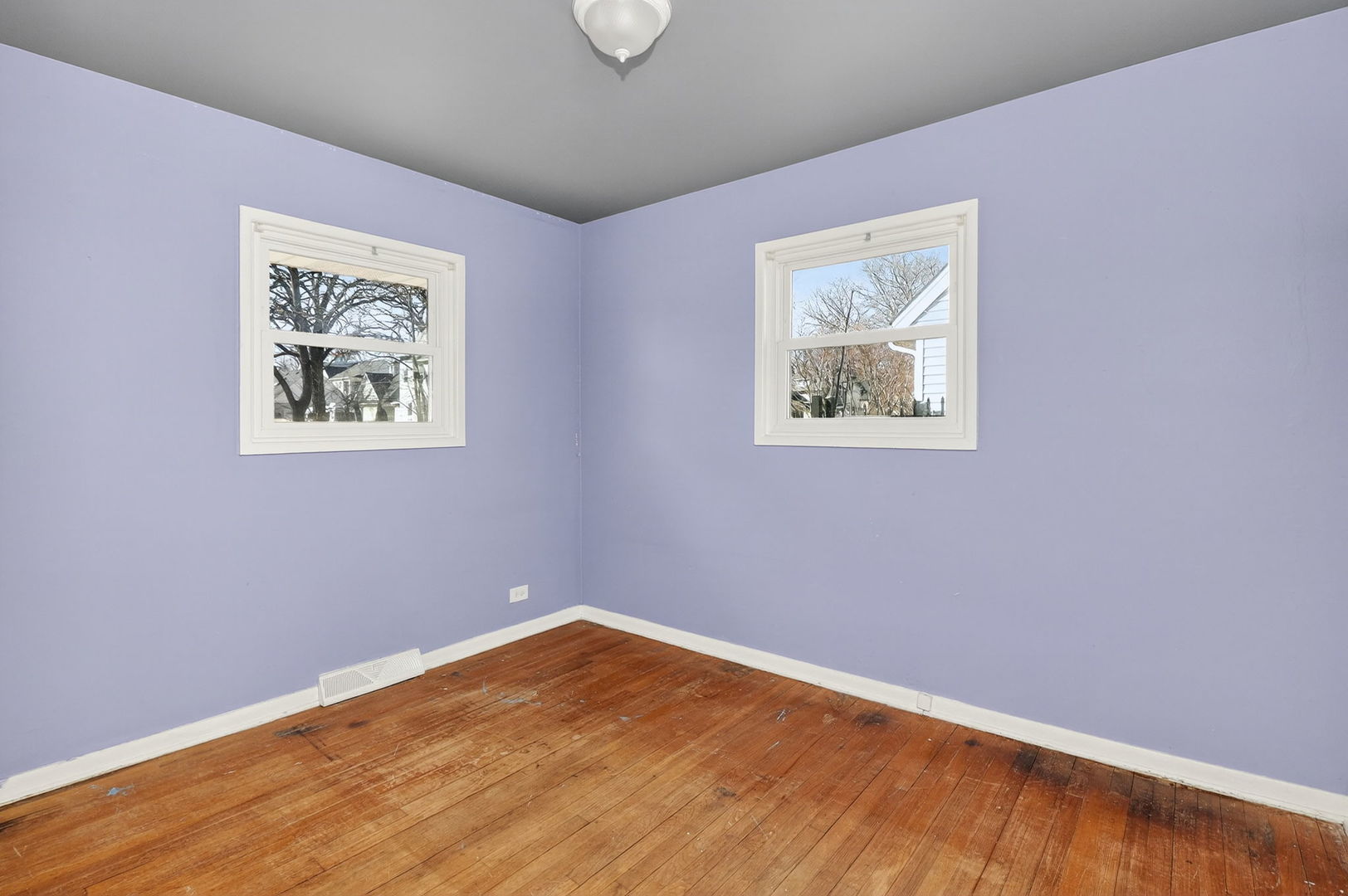 4945 Middaugh Avenue, Downers Grove, IL 60515