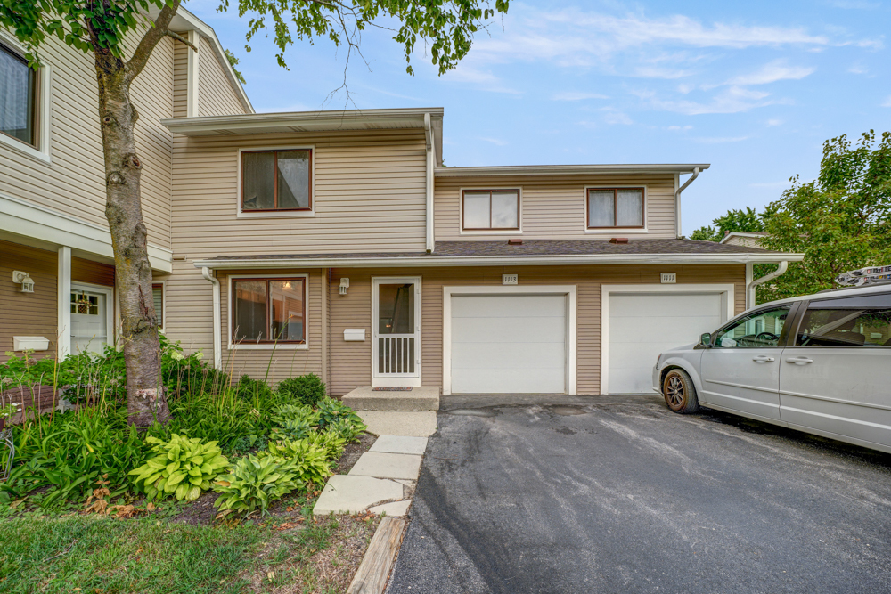1113 E Randville Drive, Palatine, IL 60074