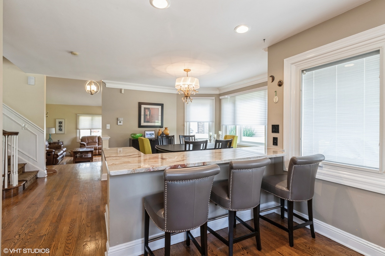 522 Waikiki Drive, Des Plaines, IL 60016