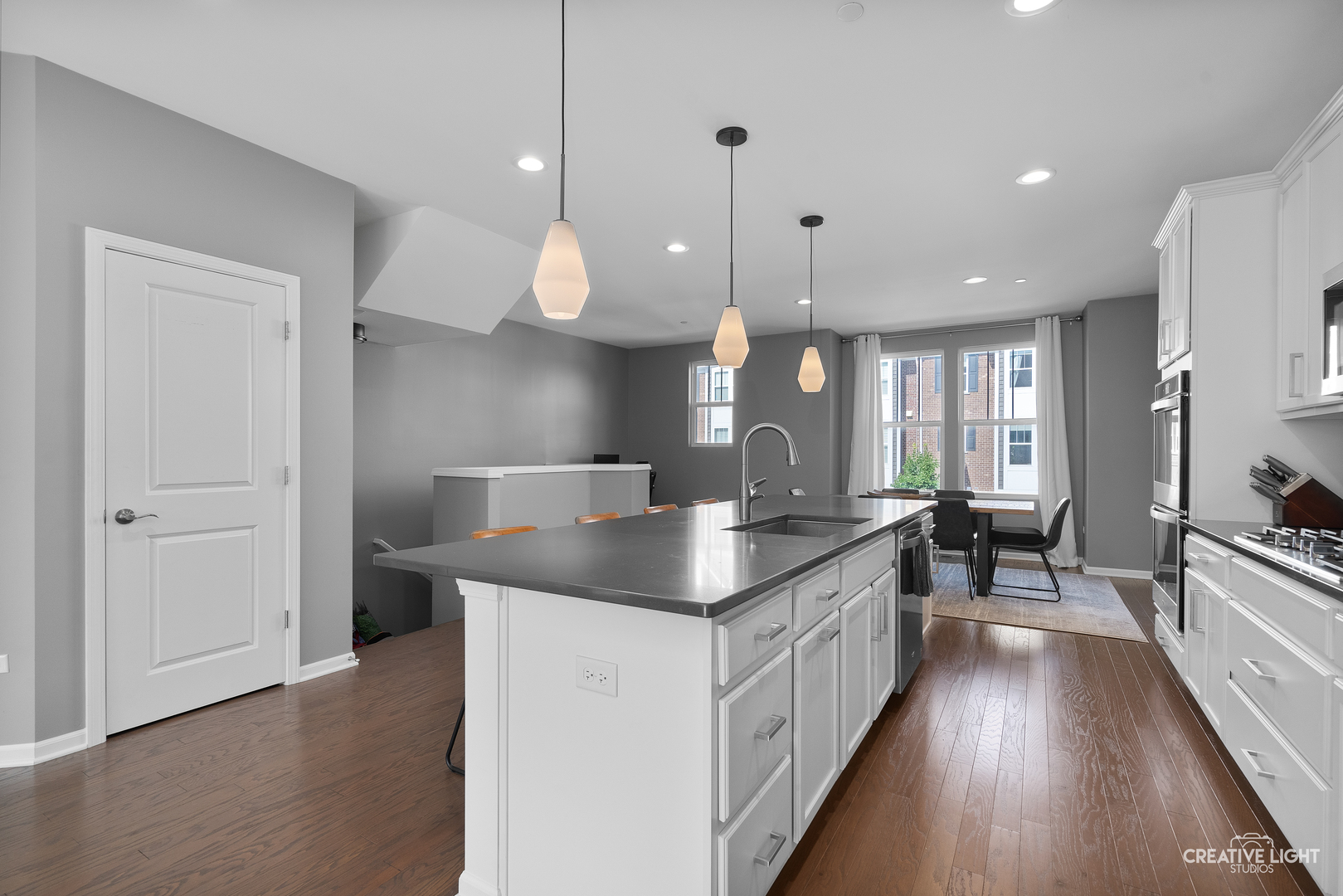 915 Coletta Circle, Naperville, IL 60563