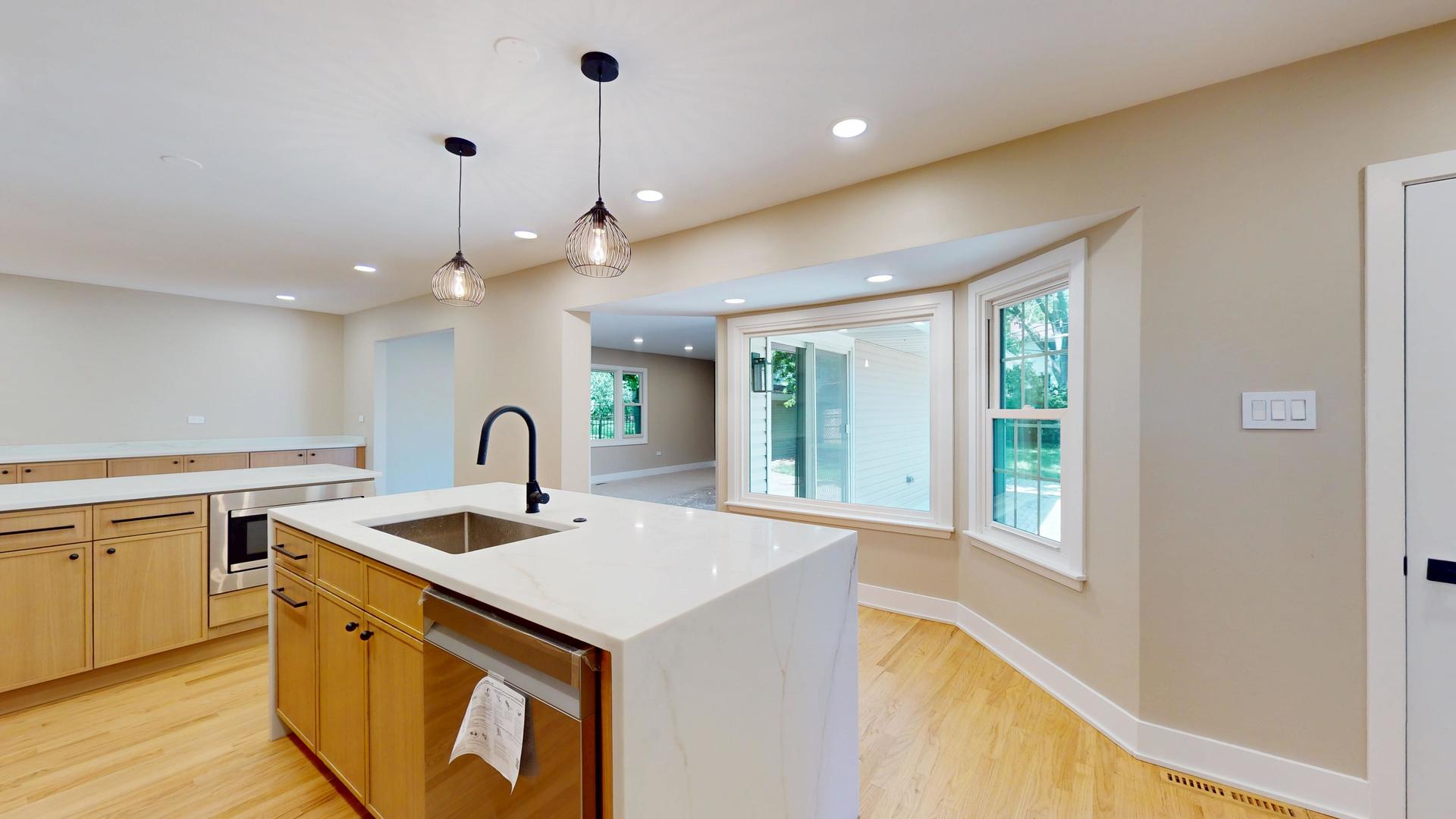 717 S 4th Avenue, Libertyville, IL 60048