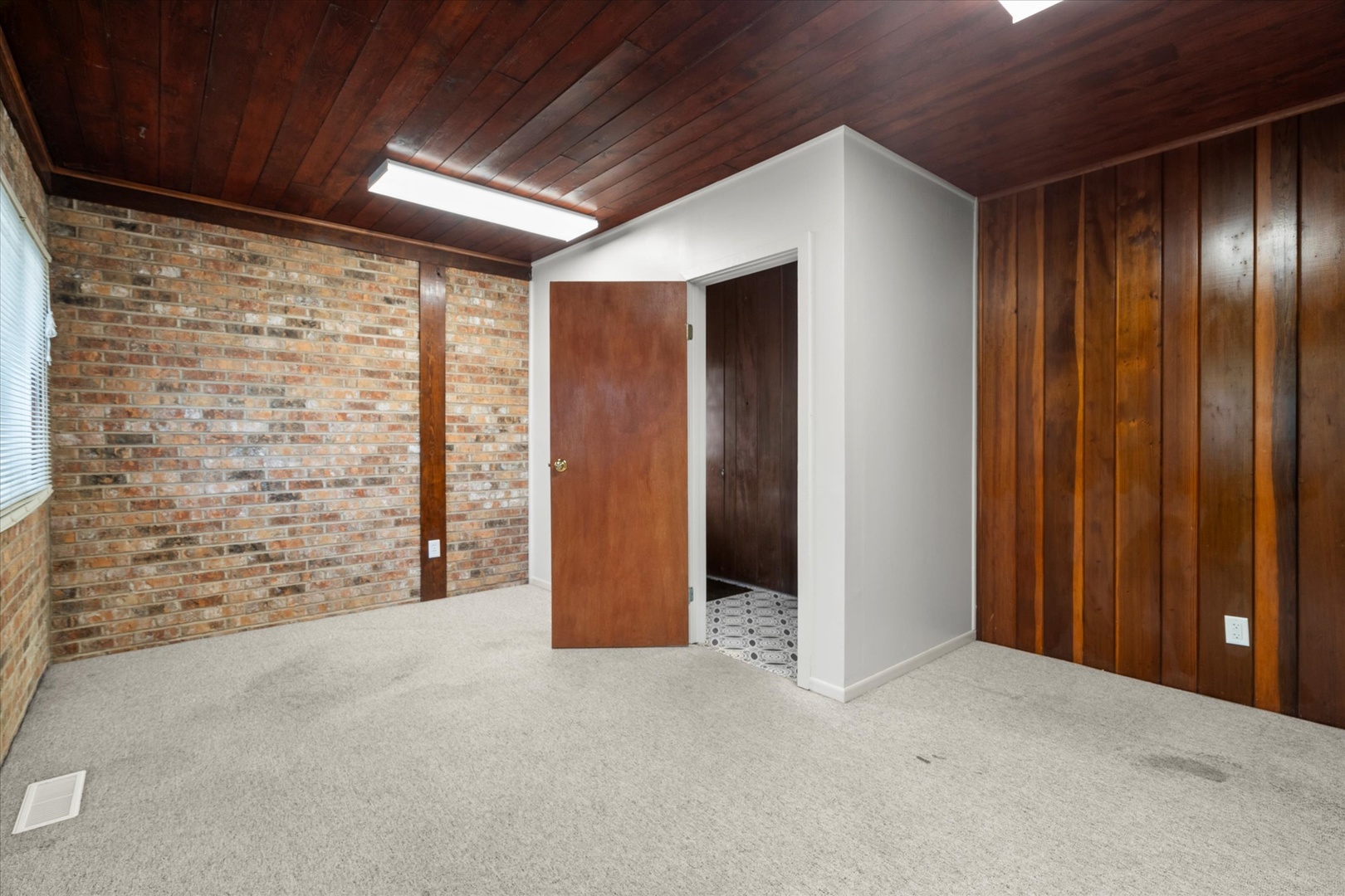 16143 South Lincoln Highway, Plainfield, IL 60544