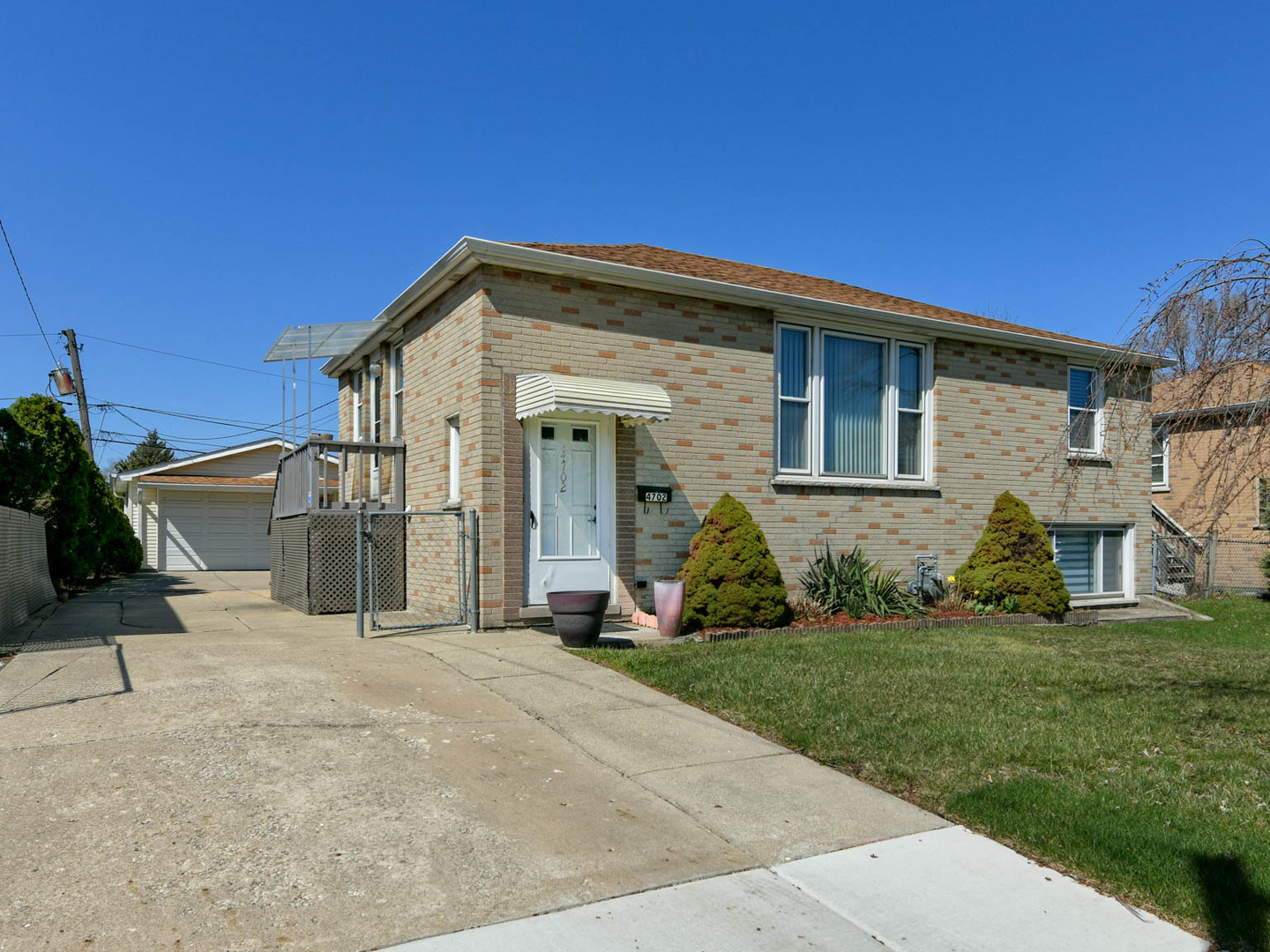 4702 Wesley Terrace, Schiller Park, IL 60176