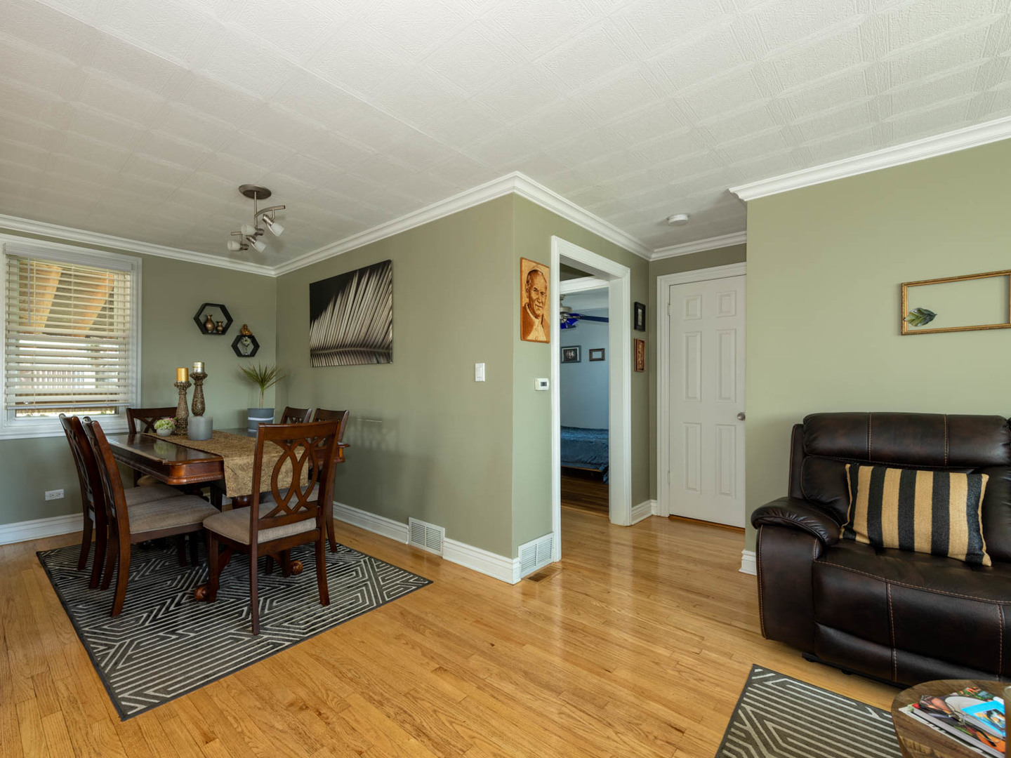 4702 Wesley Terrace, Schiller Park, IL 60176