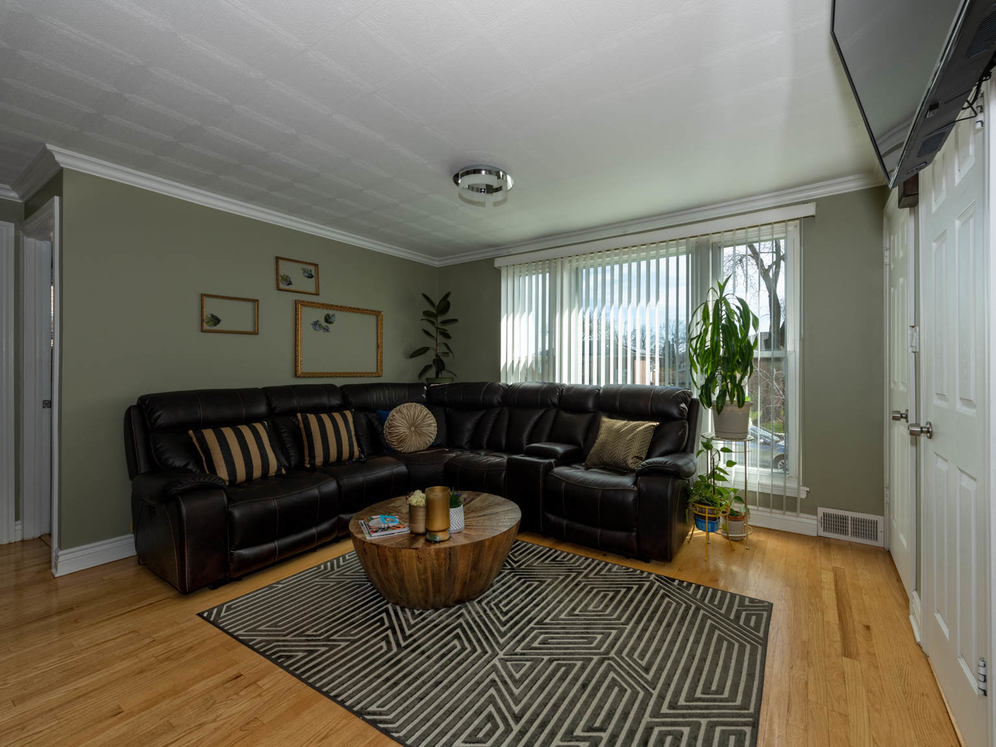 4702 Wesley Terrace, Schiller Park, IL 60176