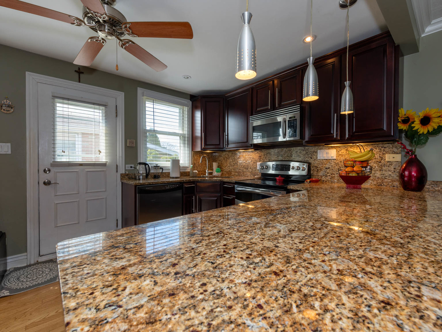 4702 Wesley Terrace, Schiller Park, IL 60176