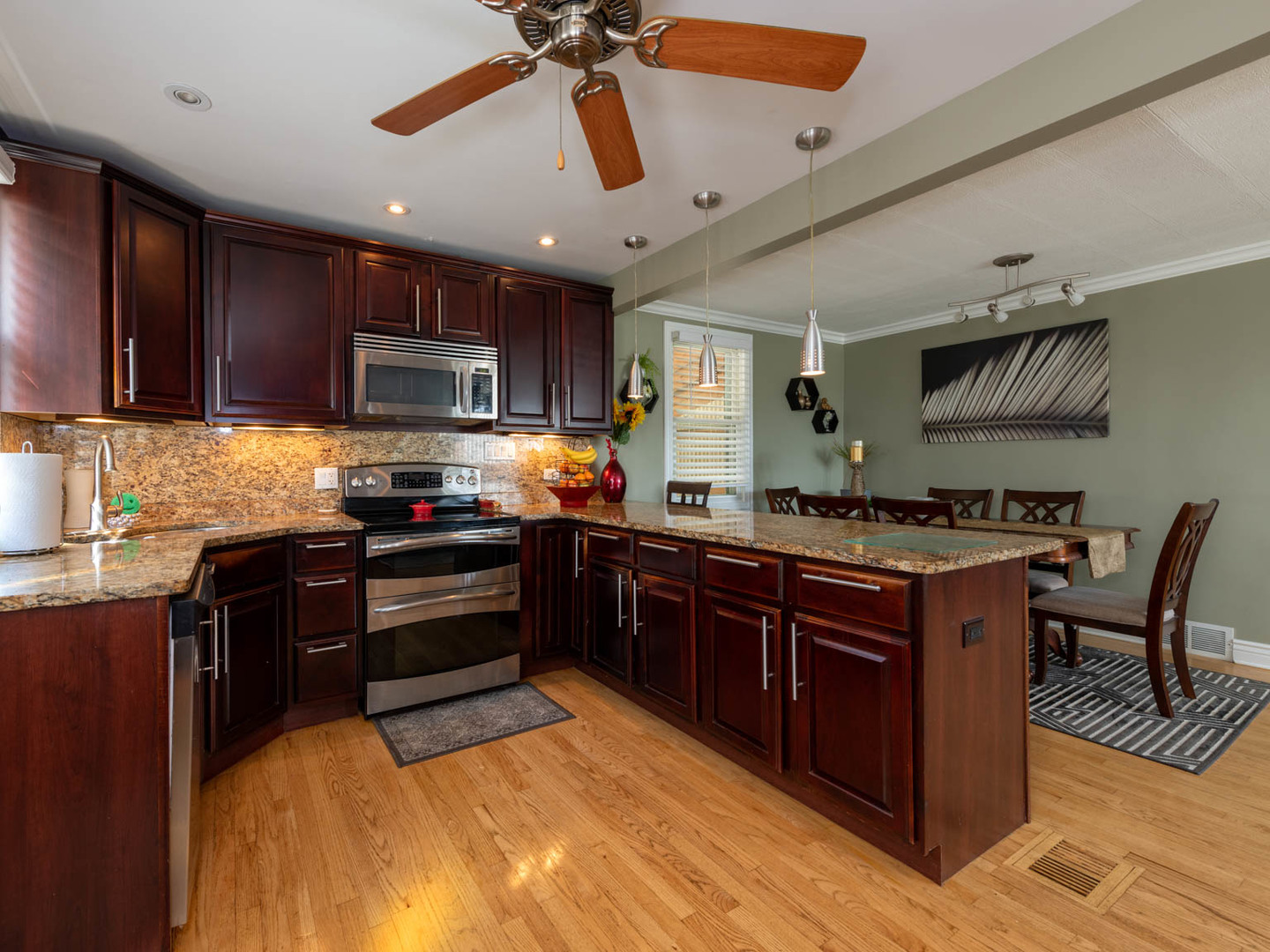 4702 Wesley Terrace, Schiller Park, IL 60176