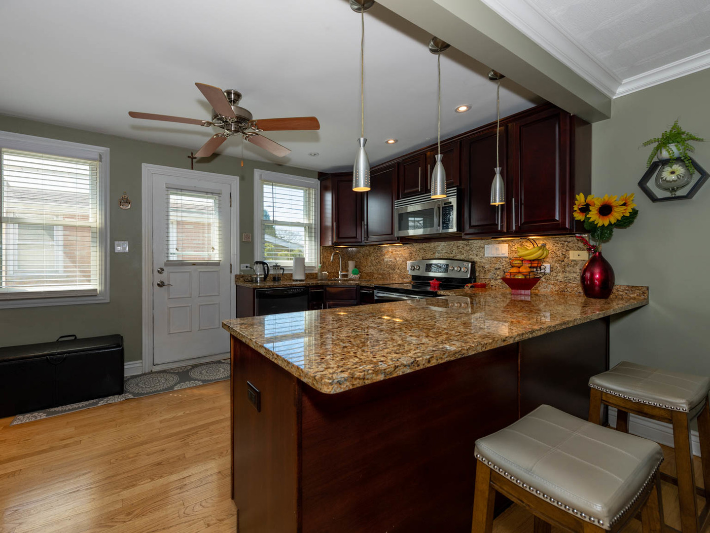 4702 Wesley Terrace, Schiller Park, IL 60176