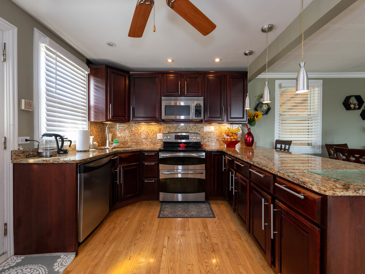 4702 Wesley Terrace, Schiller Park, IL 60176