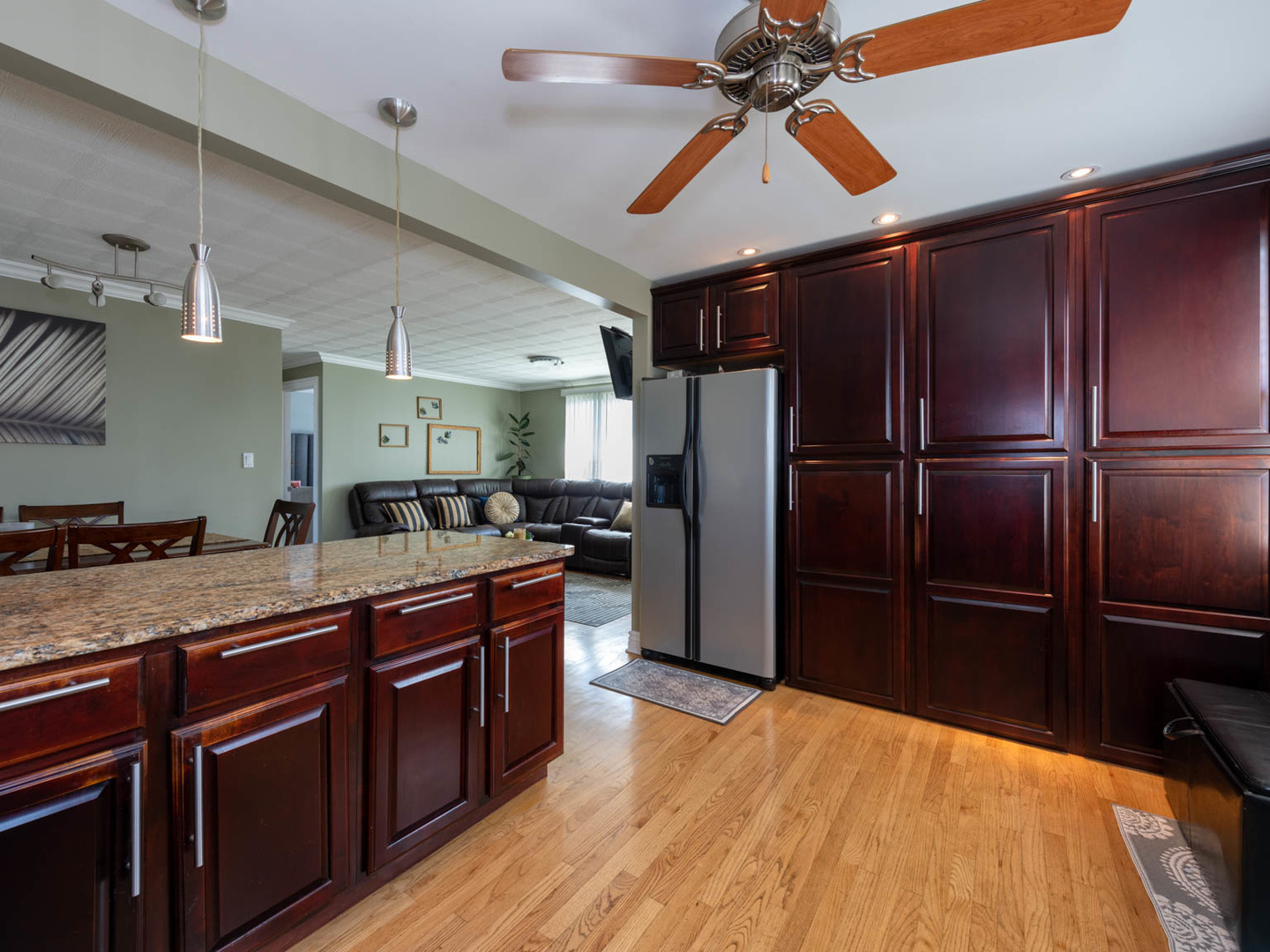 4702 Wesley Terrace, Schiller Park, IL 60176