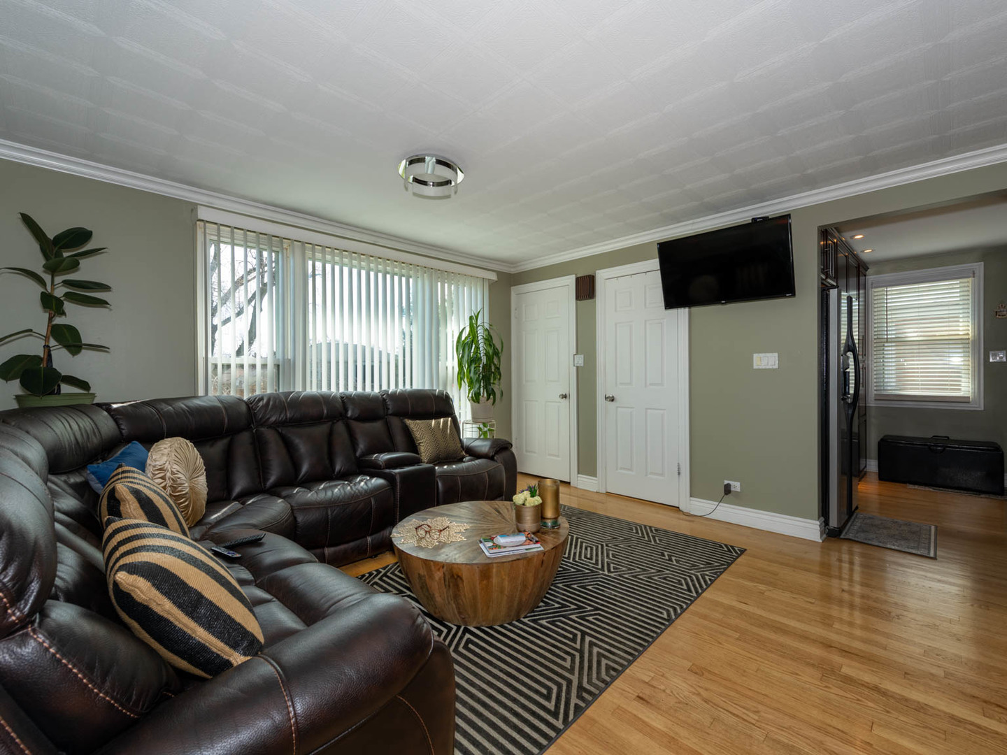 4702 Wesley Terrace, Schiller Park, IL 60176