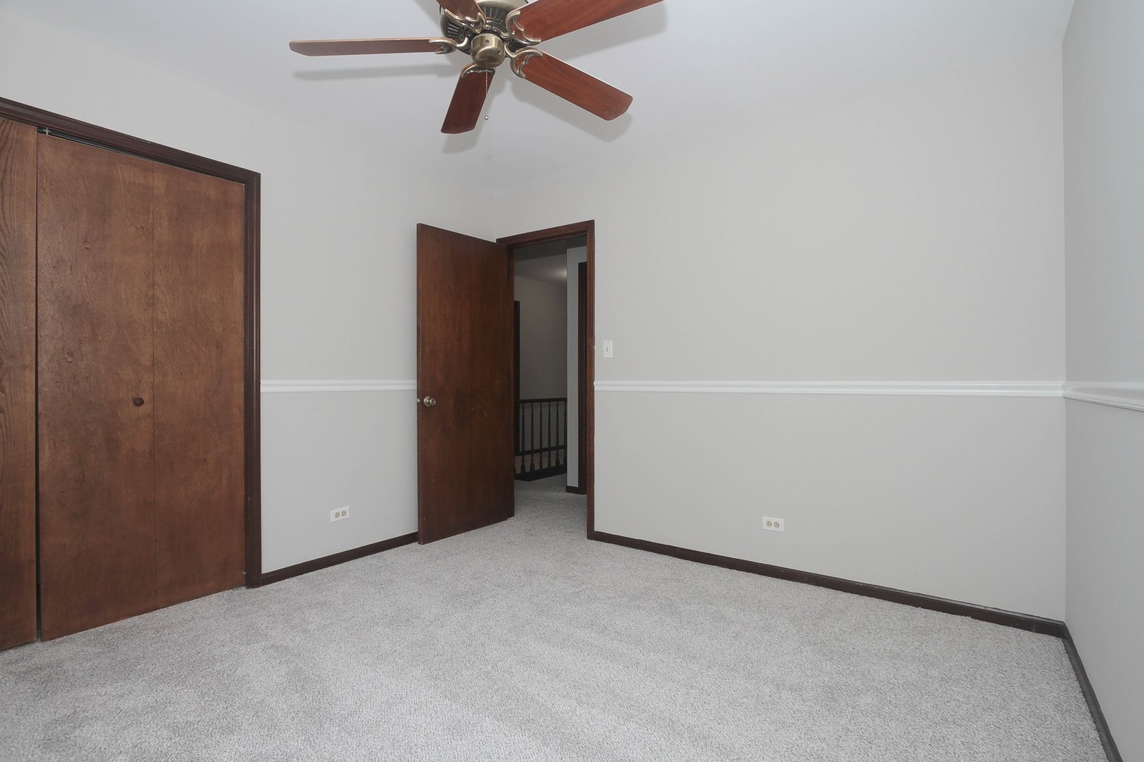 1260 W New Britton Drive, Hoffman Estates, IL 60192