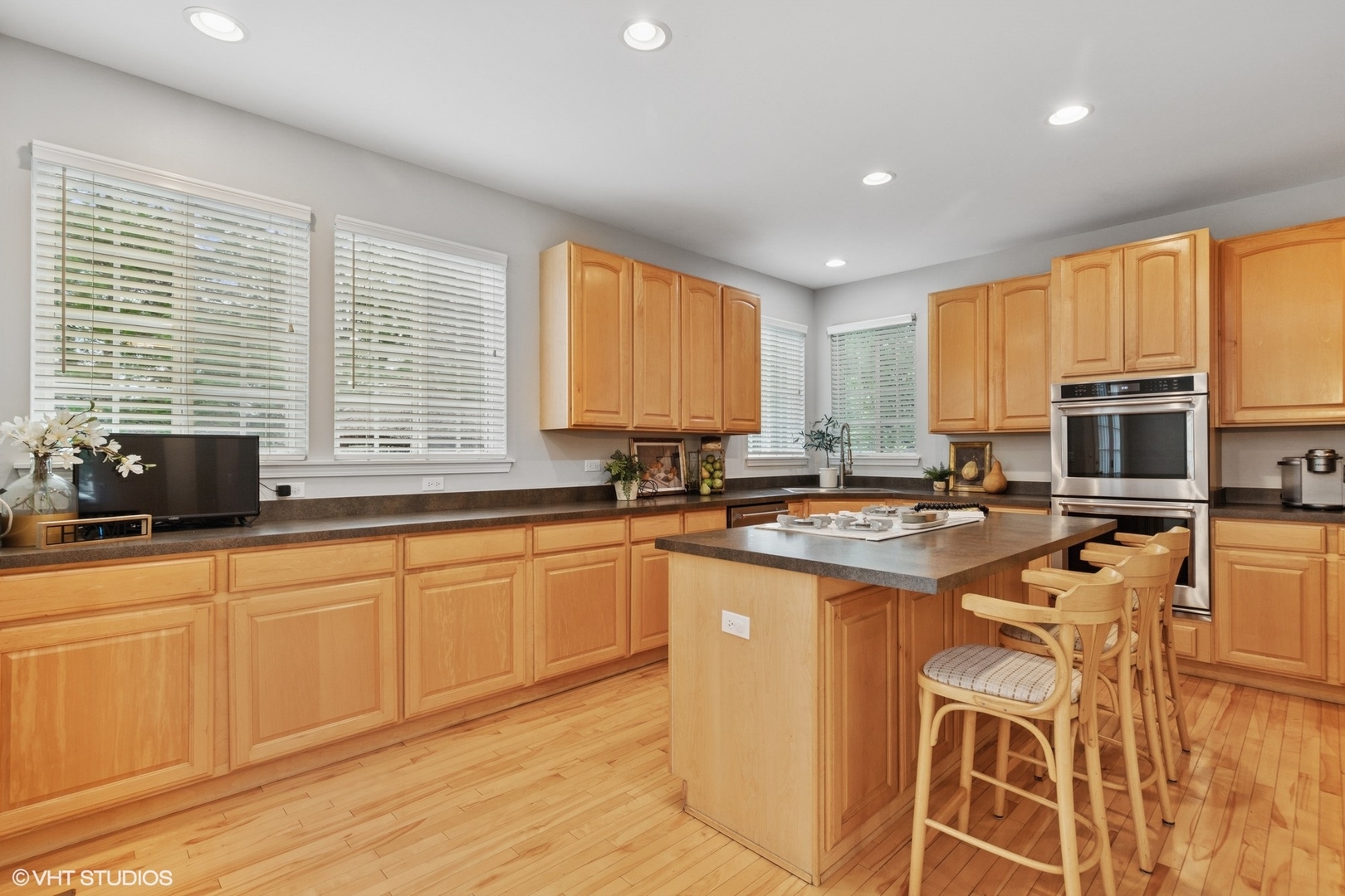 1505 Nathan Lane, Libertyville, IL 60048