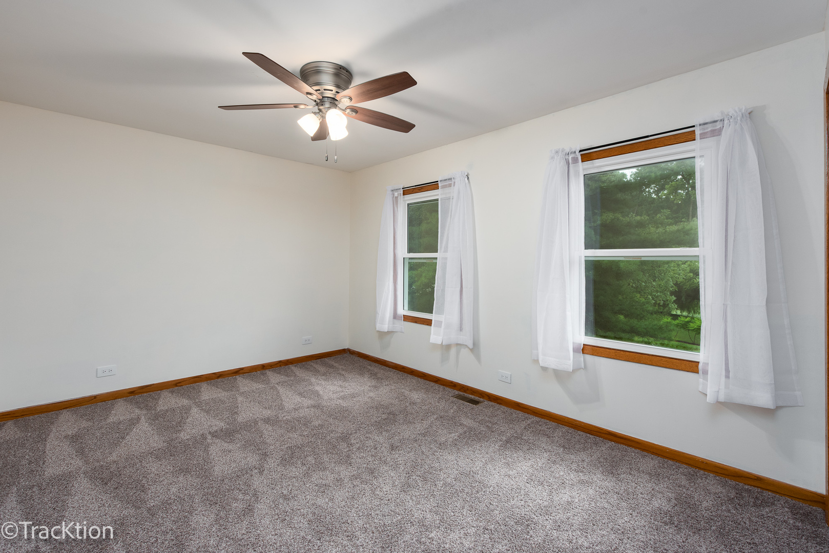 24200 W Deer Ridge Lane, Antioch, IL 60002