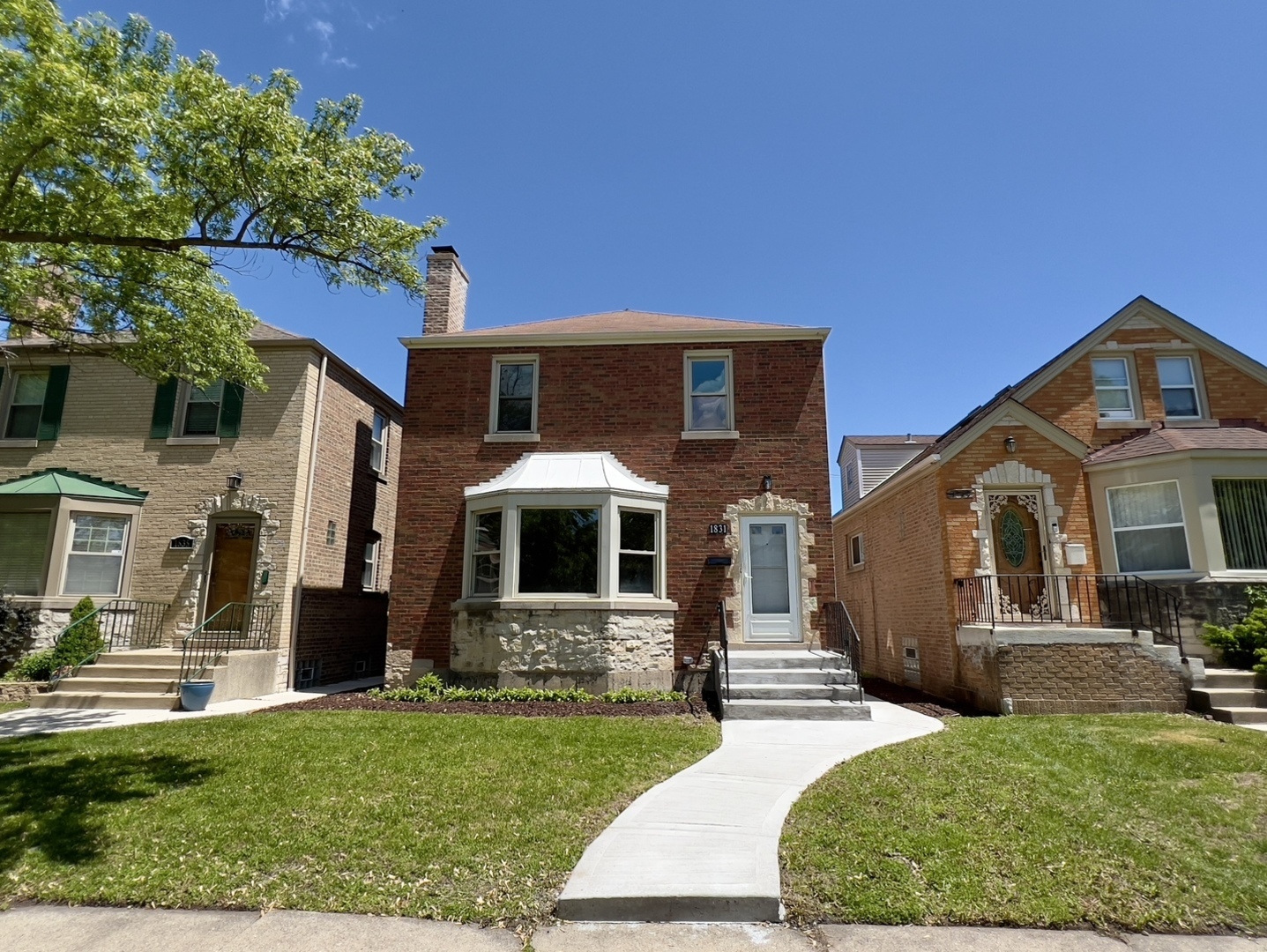 1831 N Newcastle Avenue, Chicago, IL 60707