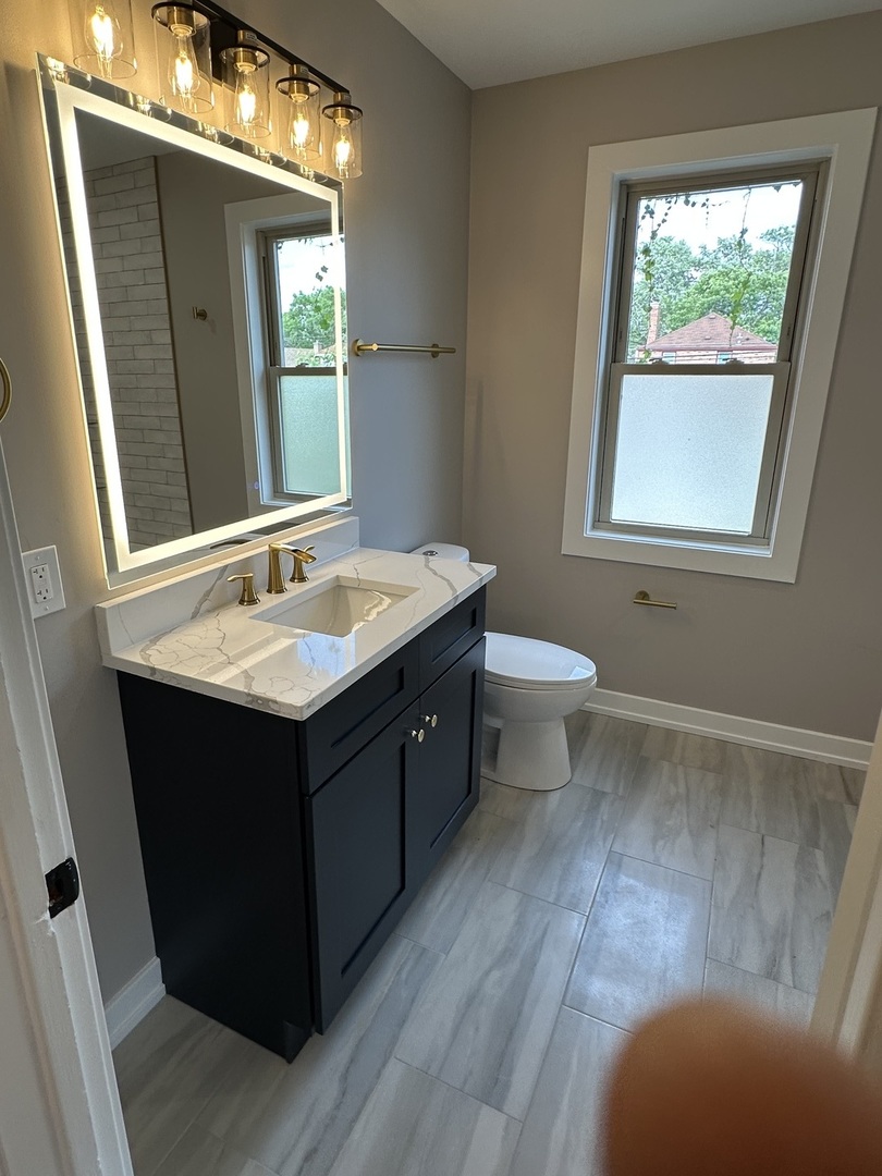 1831 N Newcastle Avenue, Chicago, IL 60707