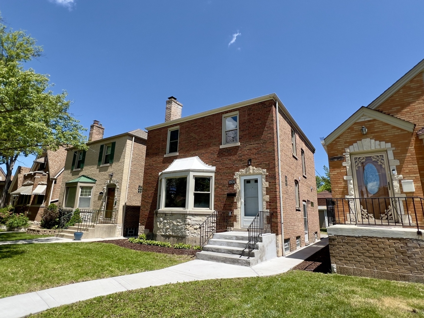 1831 N Newcastle Avenue, Chicago, IL 60707