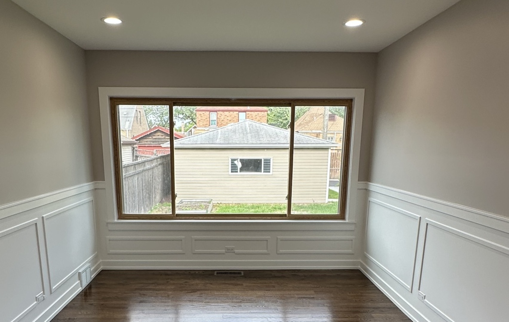 1831 N Newcastle Avenue, Chicago, IL 60707