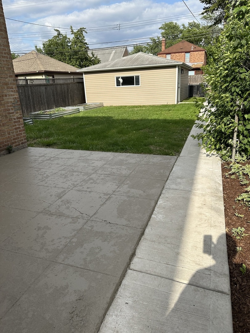 1831 N Newcastle Avenue, Chicago, IL 60707