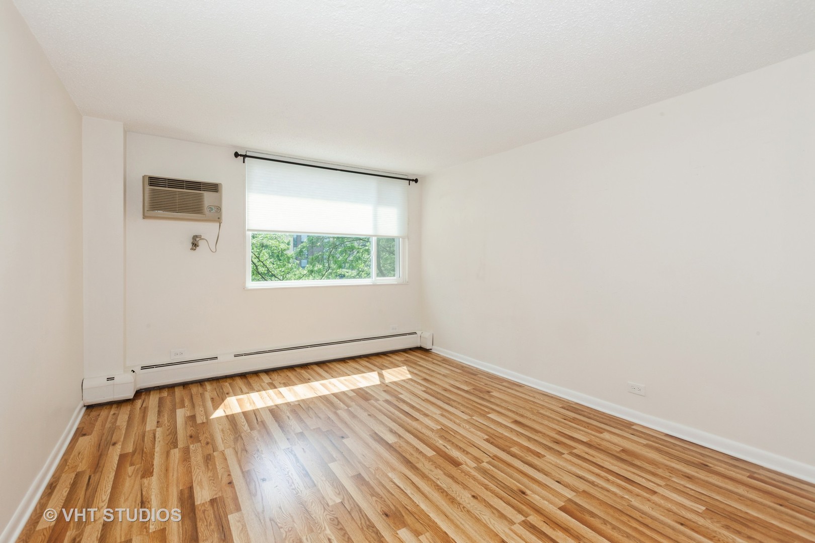 2211 S Highland Avenue #4B, Lombard, IL 60148