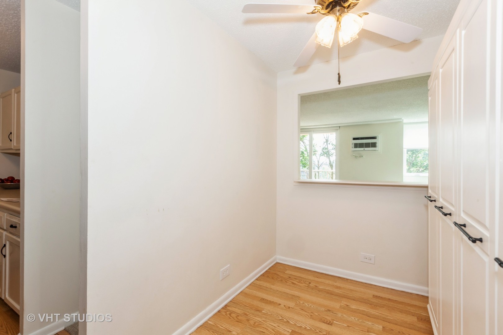2211 S Highland Avenue #4B, Lombard, IL 60148