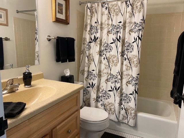 2211 S Highland Avenue #4B, Lombard, IL 60148