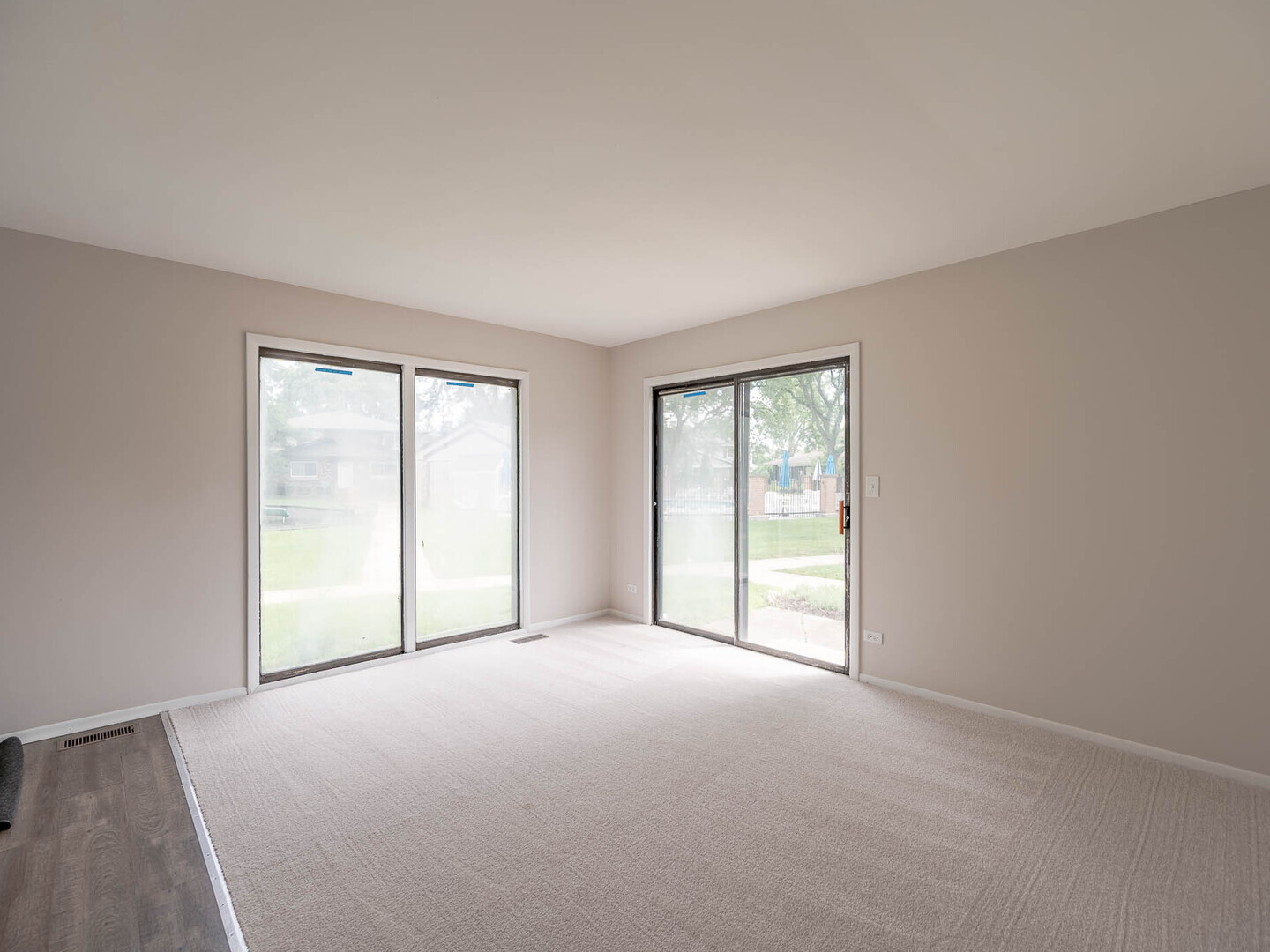 2S739 Winchester Circle #1, Warrenville, IL 60555