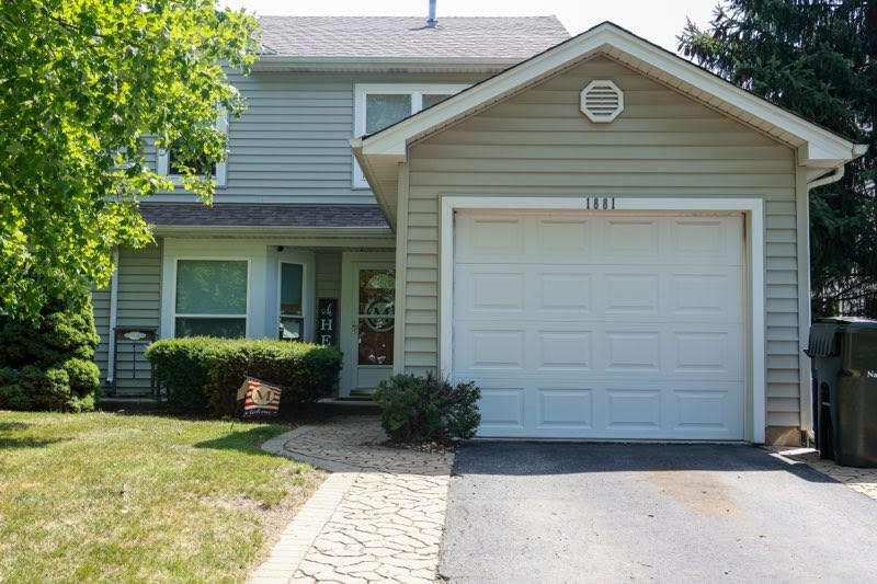 1881 Appaloosa Drive, Naperville, IL 60565