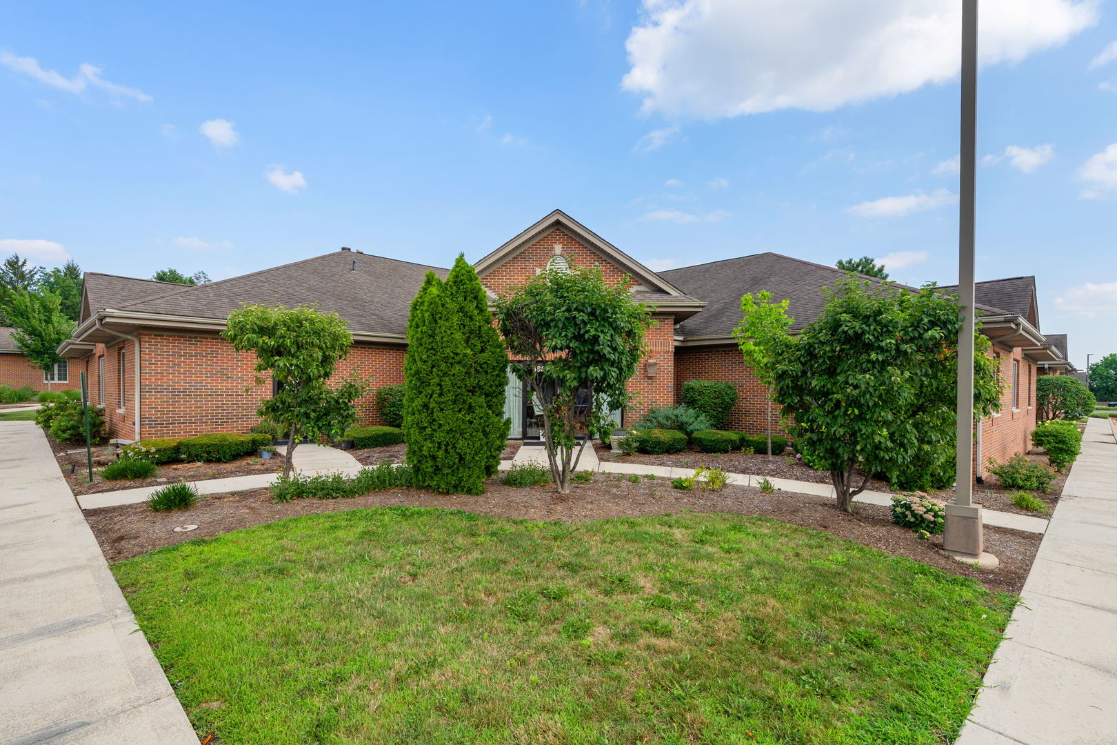 6803 Kingery Highway, Willowbrook, IL 60527