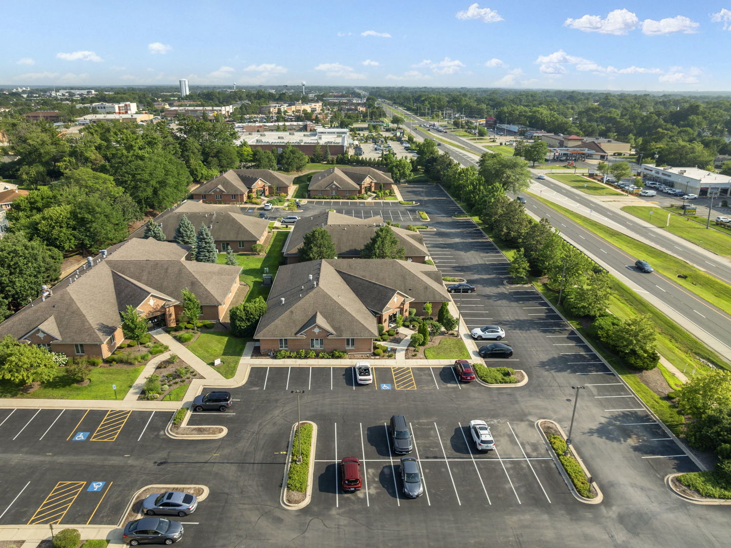 6803 Kingery Highway, Willowbrook, IL 60527