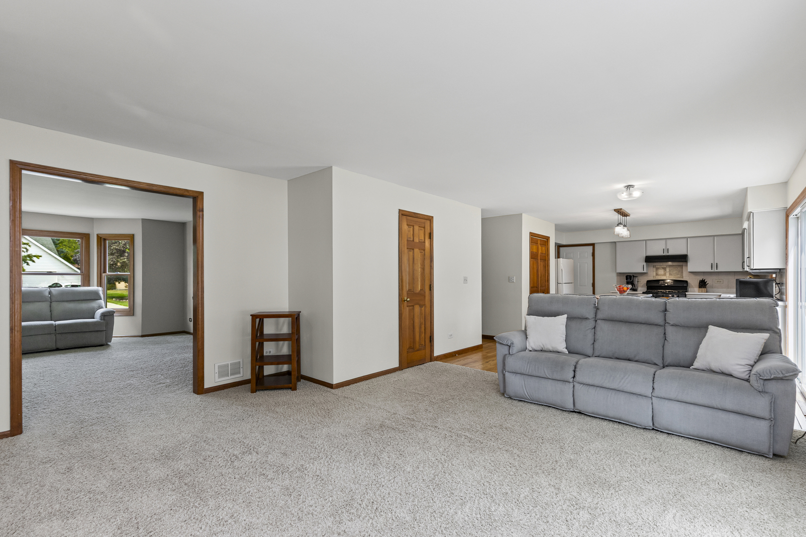 303 Mainsail Drive, Third Lake, IL 60030